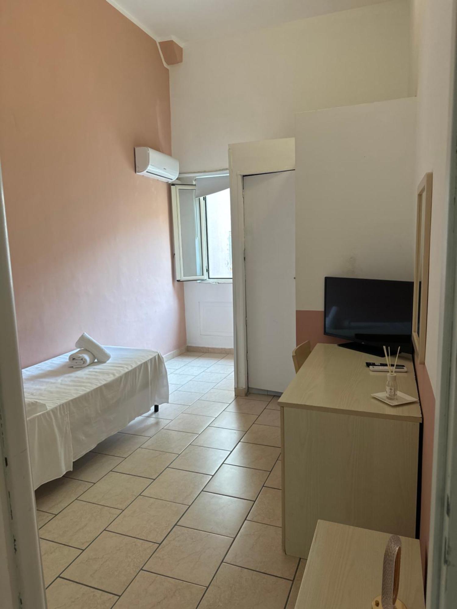 Garibaldi Rooms Реджо ди Калабрия Екстериор снимка